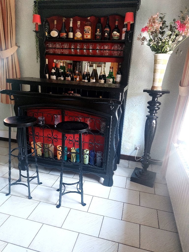 Bar met bijpassend staanklok, Ophalen
