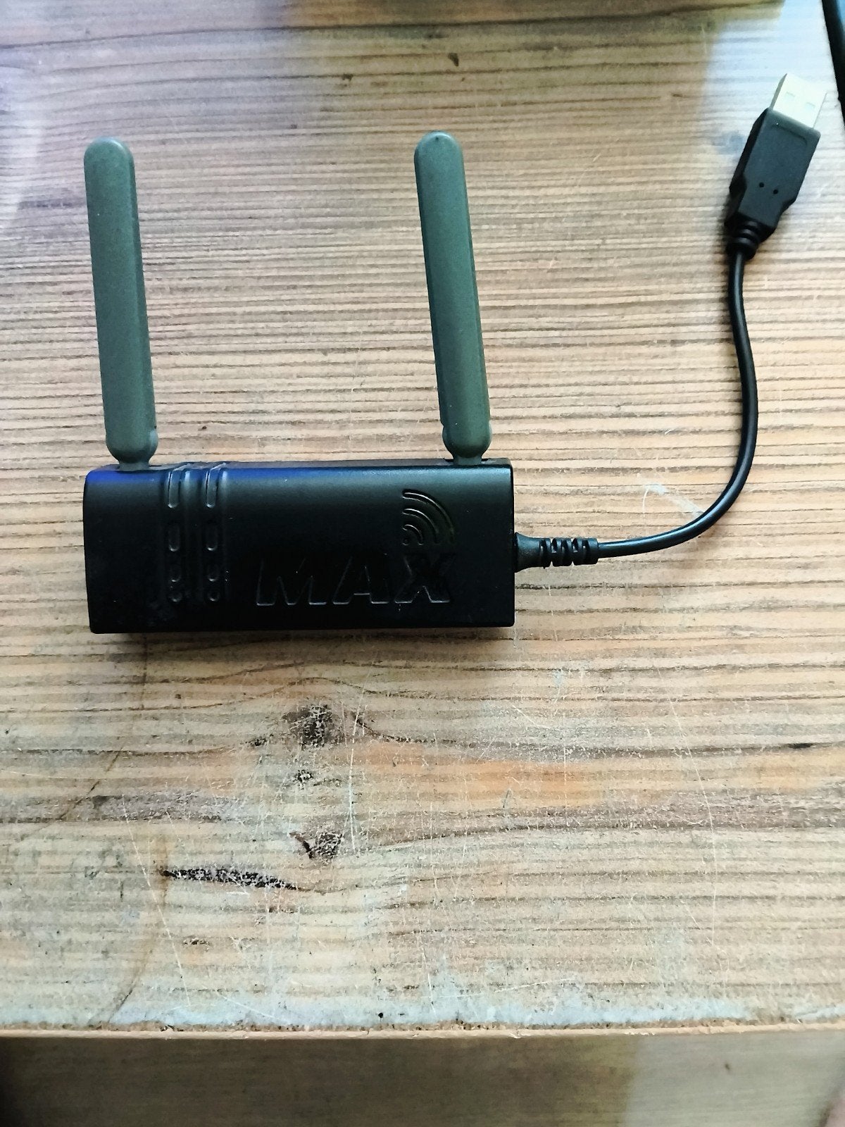 Draadloze netwerk adapter voor Xbox 360, Games en Spelcomputers, Spelcomputers | Xbox | Accessoires, Zo goed als nieuw, Xbox 360