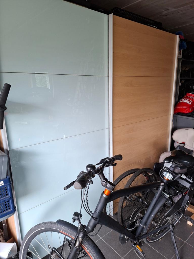 Mooie kleerkast/opbergkast met glazen deur- spotprijs, Huis en Inrichting, Kasten | Kleerkasten, Ophalen