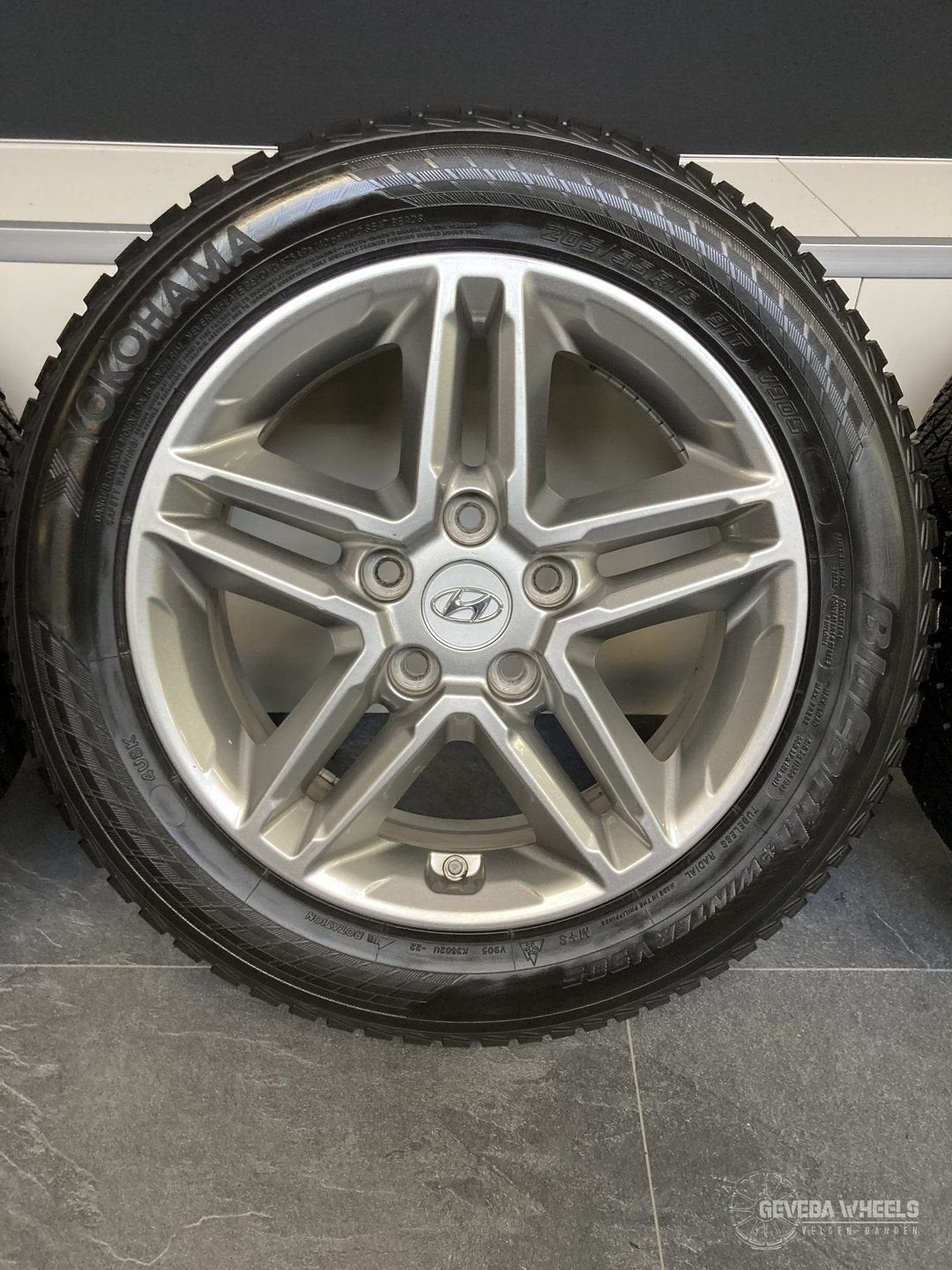 16” originele Hyundai I30 velgen + winterbanden 5x114.3 TPMS, Gebruikt, -, Banden en Velgen, -