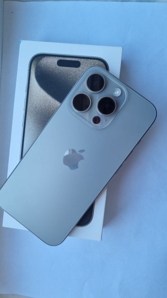 iPhone 15 pro 128gb wit/titan, Télécoms, Téléphonie mobile | Apple iPhone, 128 GB, Enlèvement ou Envoi, Comme neuf, 87 %