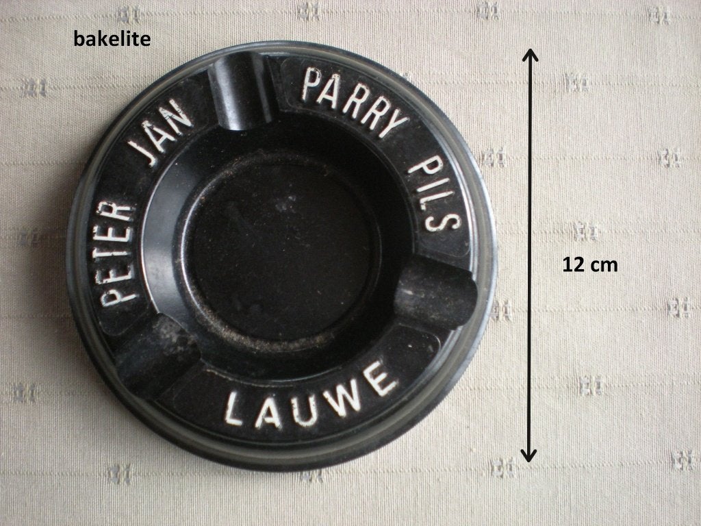 Peter Jan - Parry Pils (Lauwe) asbak van zwart bakeliet, Verzamelen, Ophalen of Verzenden, Zo goed als nieuw, Overige typen