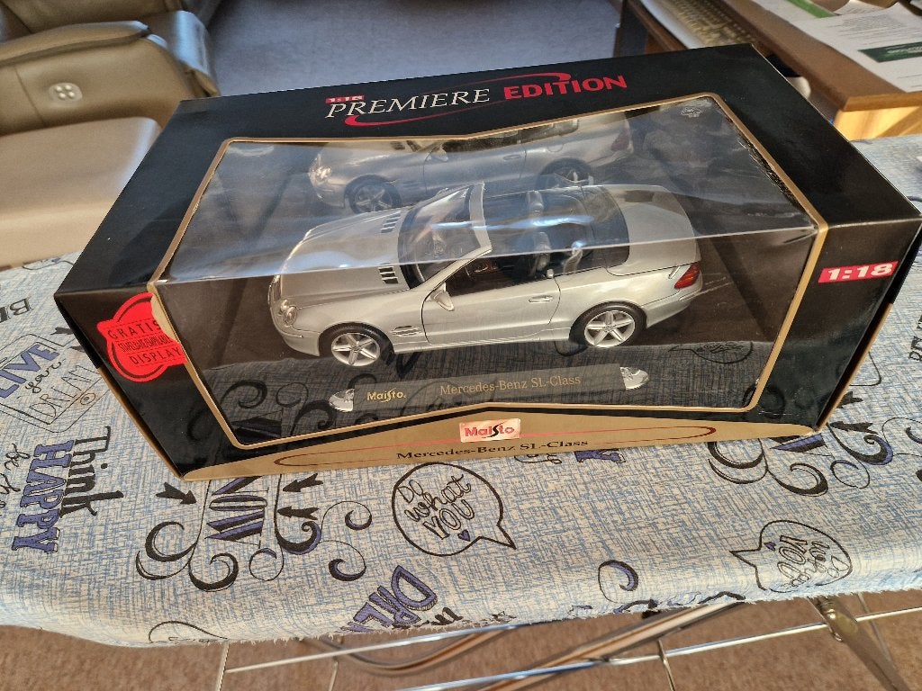 Mercedes Benz SL Class merk Maisto nieuw in doos 1:18, Ophalen, Nieuw, Auto, Maisto