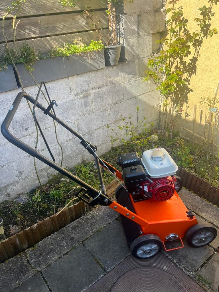 A louer scarificateur professionel Eliet E401, Ophalen of Verzenden, Zo goed als nieuw