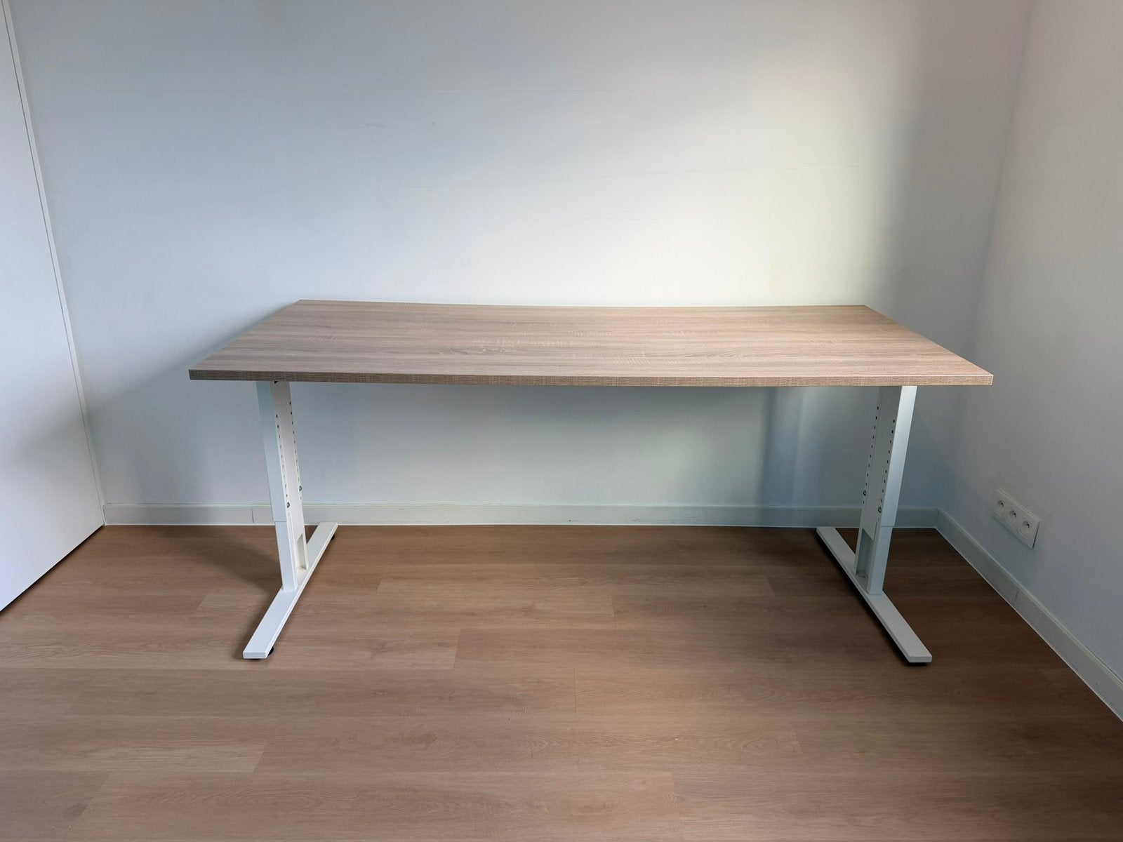 Grote bureautafel te koop, Ophalen, Kabelgoot, Zo goed als nieuw