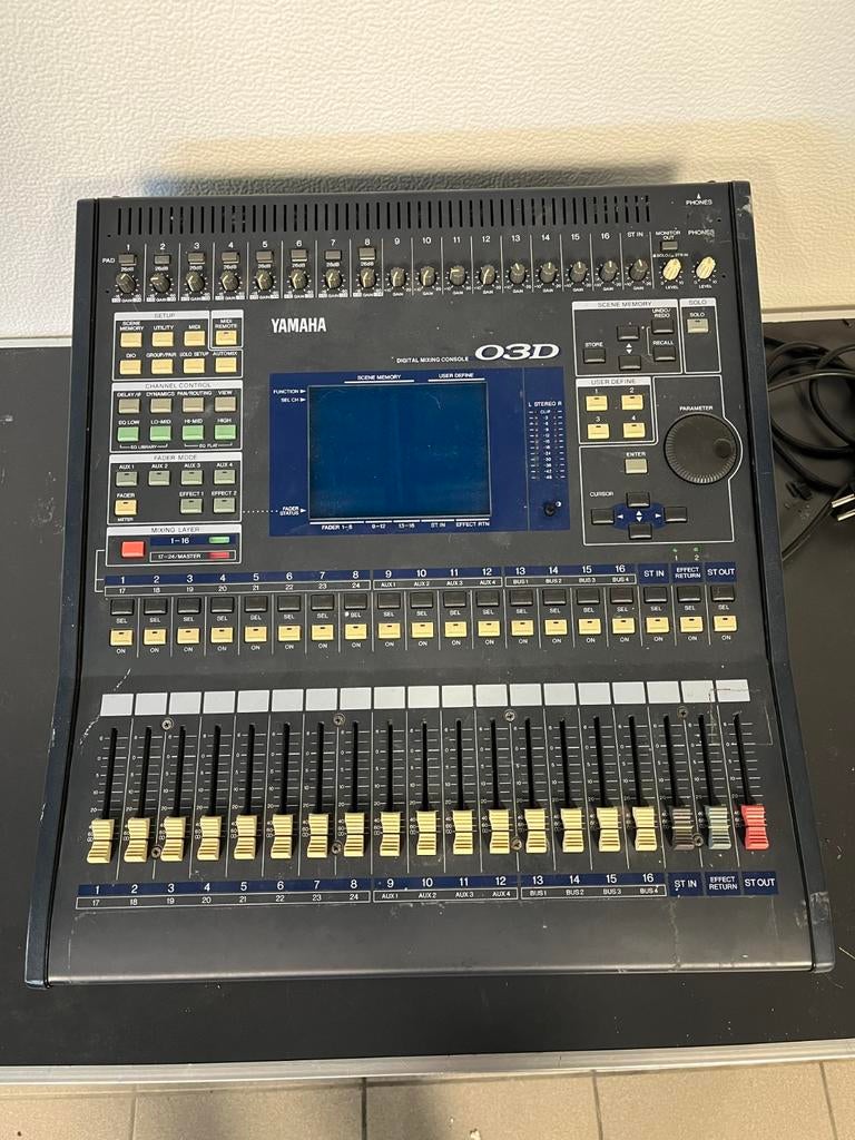 Digitaal mengpaneel Yamaha OD3, Muziek en Instrumenten, Ophalen, Zo goed als nieuw, Microfooningang
