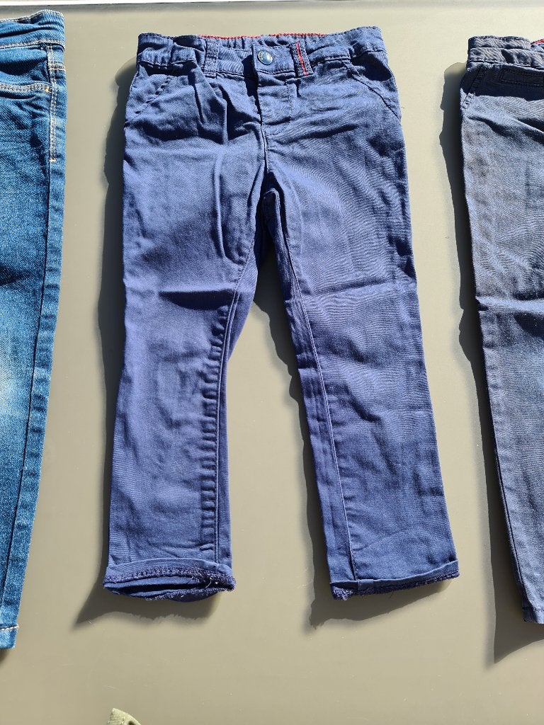 donker blauwe jeans broek, JBC, 92, Enfants & Bébés, Vêtements de bébé | Packs de vêtements pour bébés, Enlèvement, Comme neuf