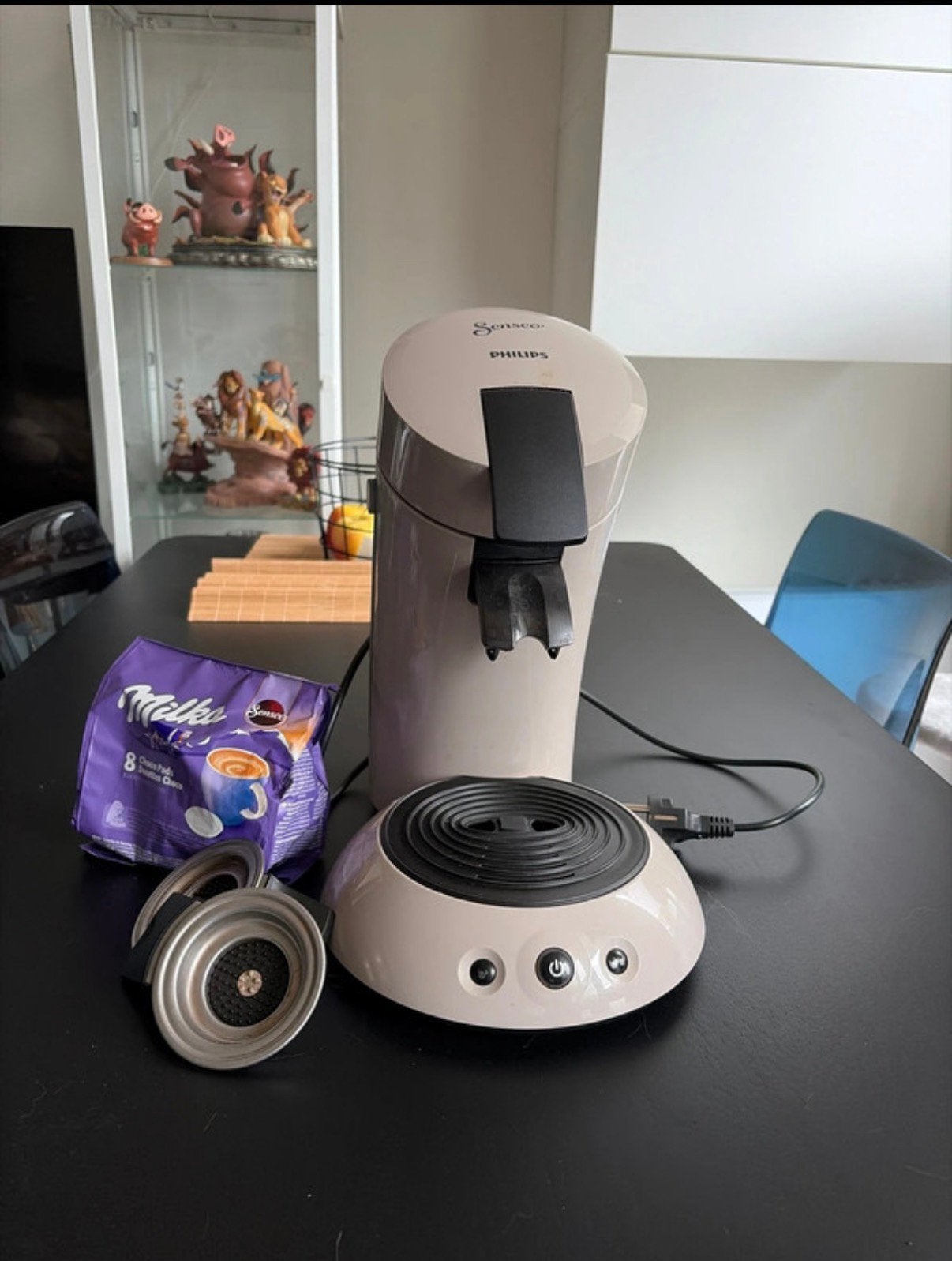 Senseo avec pastilles de lait chocolatées neuves, Réservoir d'eau amovible, Enlèvement ou Envoi, Cafetière, Utilisé