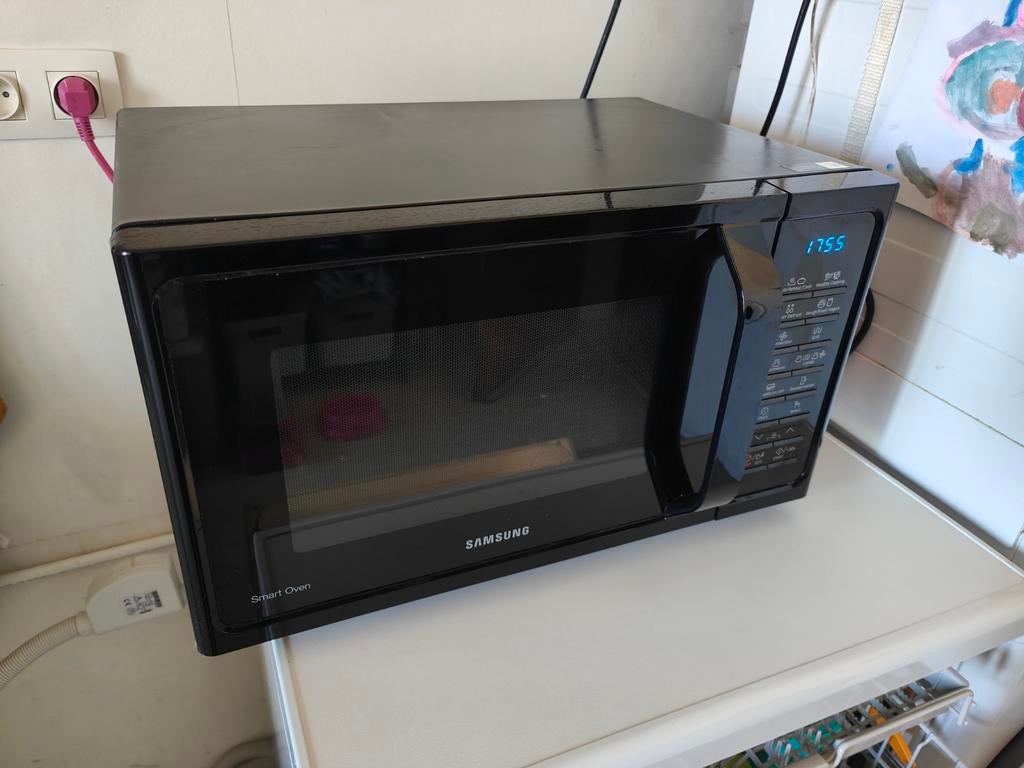 Micro-ondes combiné Samsung Smart Oven MC28H5015AK – 28L – N, Ophalen, Gebruikt, Tussenbouw, Grill