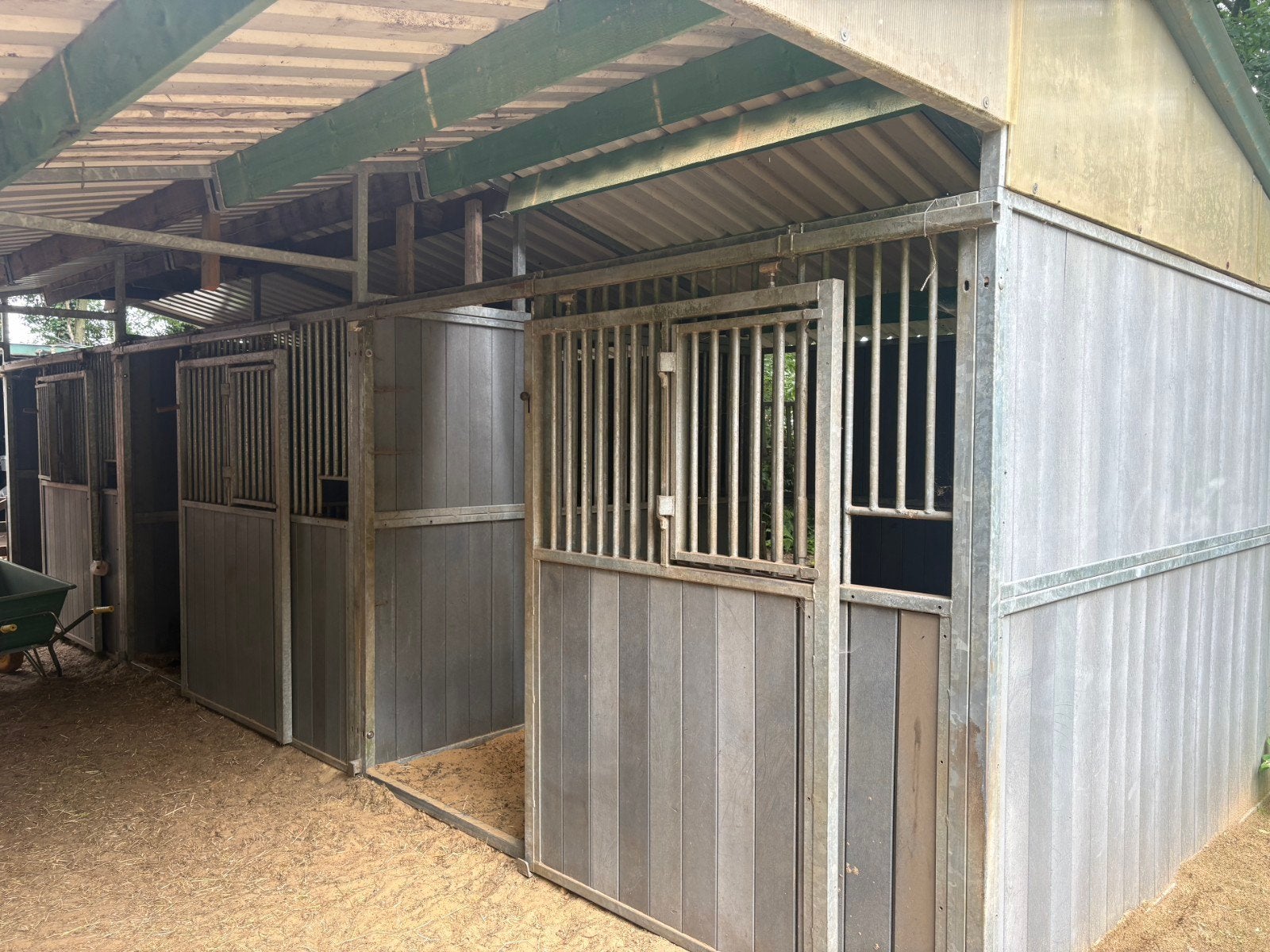 paarden box, Mise à l'étable
