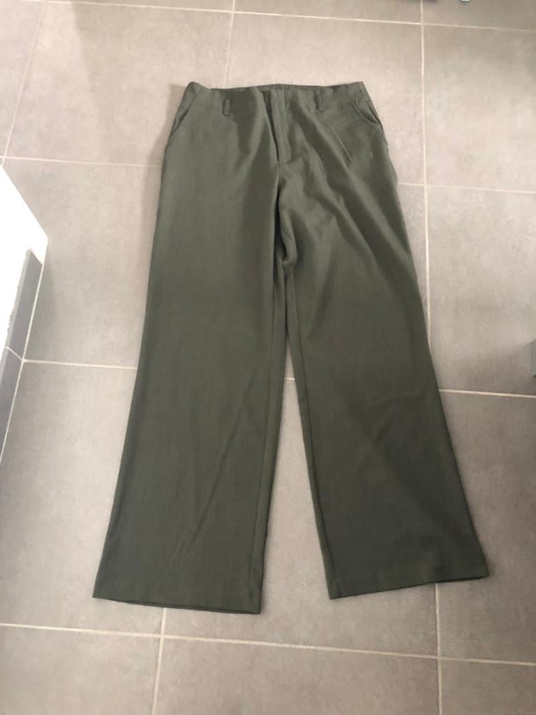 Stradivarius, maat 42, Kleding | Dames, Broeken en Pantalons, Ophalen of Verzenden, Zo goed als nieuw, Maat 42/44 (L)
