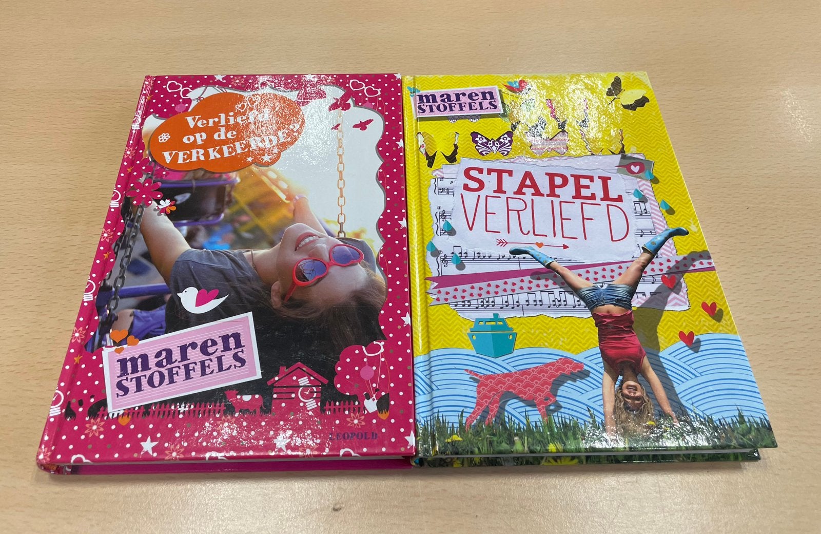 2x Maren Stoffels voor €2, Ophalen, Zo goed als nieuw