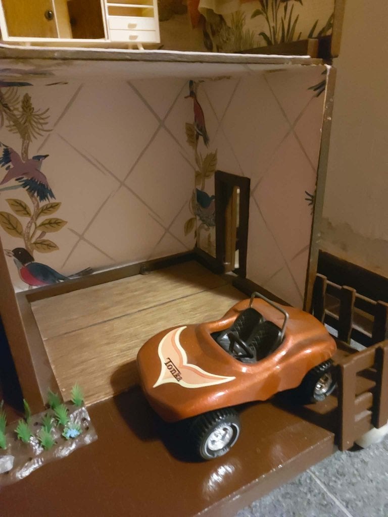 Mooi vintage poppenhuis op wielen, Verzamelen, Ophalen, Zo goed als nieuw, Poppenhuis