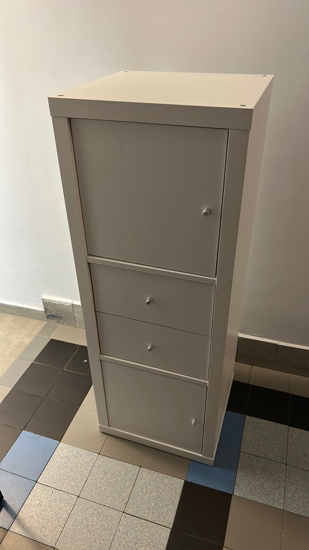Witte kast met deuren en laden - IKEA KALLAX, Ophalen, Zo goed als nieuw