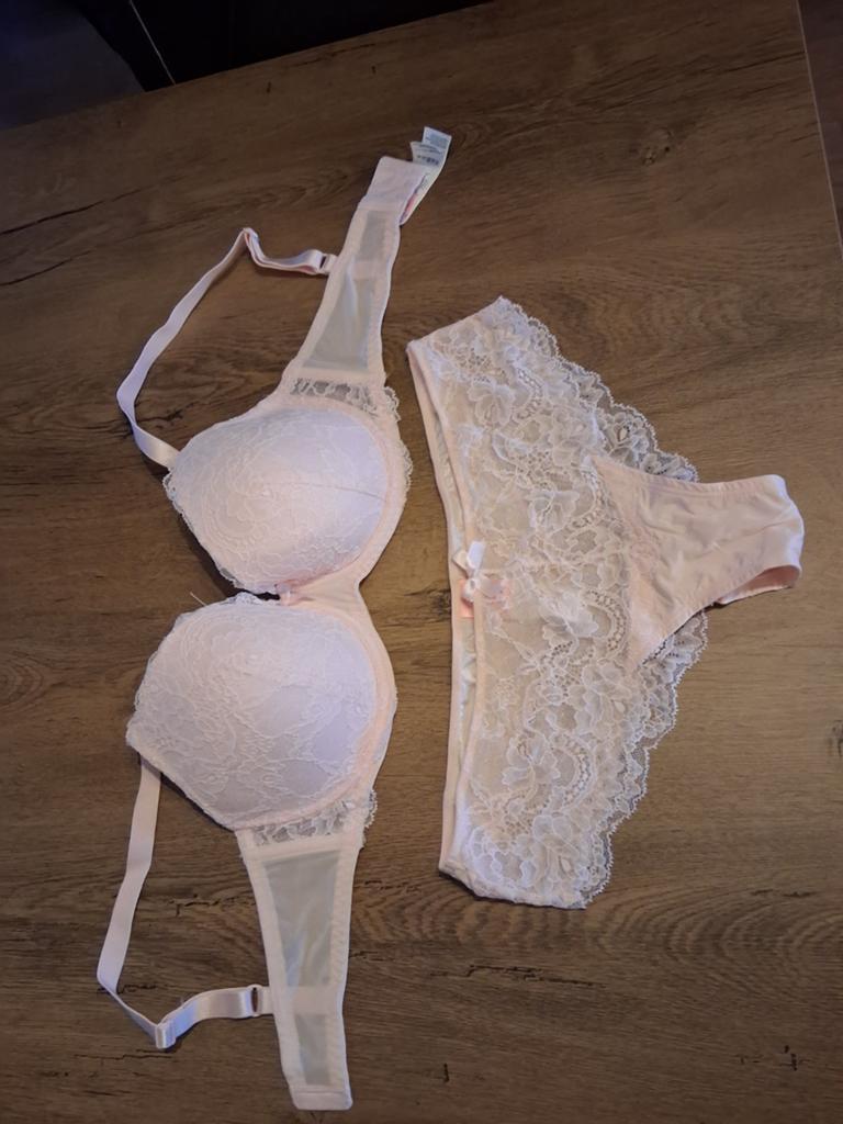 Set hunkemöller roze, Hunkemöller, Ophalen of Verzenden, Roze, BH