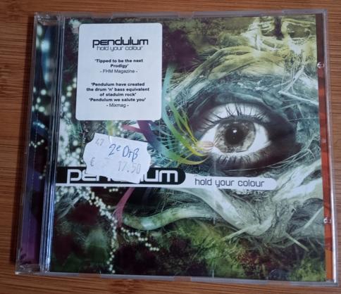 "Hold Your Colour" (Pendulum) CD ZGAN, Enlèvement ou Envoi, Comme neuf