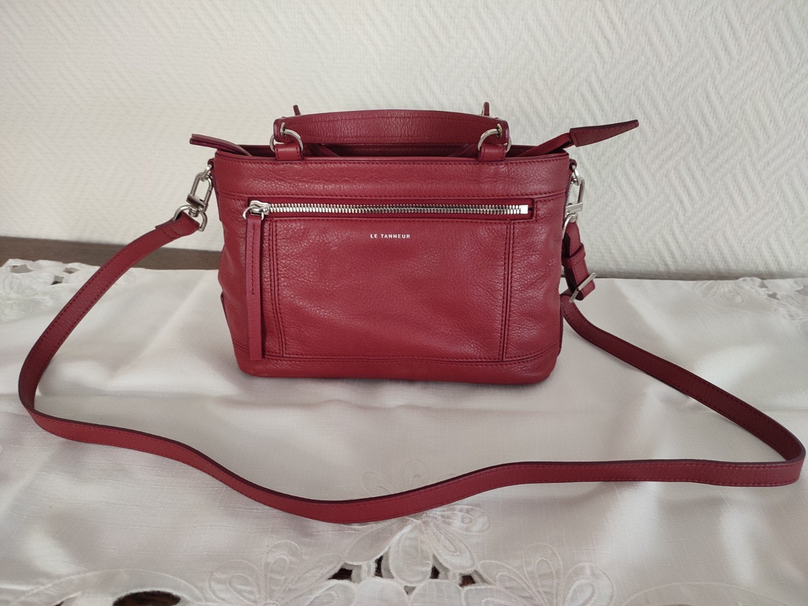 Sac "Le tanneur" état neuf., Enlèvement, Comme neuf, Rouge, Sac à bandoulière
