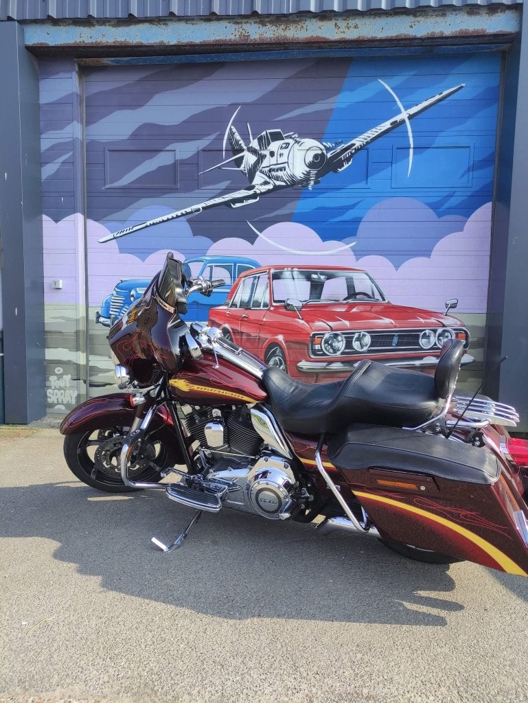 Harley Davidson CVO Street Glide, Motos, Motos | Harley-Davidson, Particulier, Chopper, 2 cylindres, ABS, Régulateur de vitesse