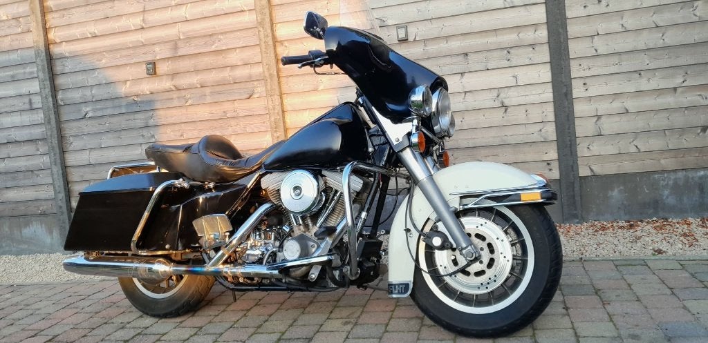 Harley Davidson FLHTC Electra Glide, 2 cilinders, 1340 cc, Motorrijbewijs A, Gebruikt