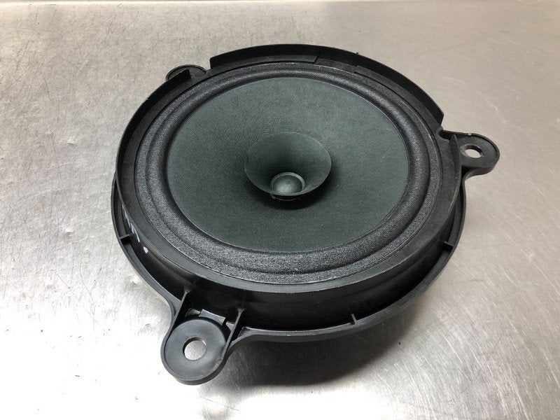 HAUT PARLEUR / ENCEINTE Mazda 2 (DJ / DL) (|576710|), Dhr. M. Roggen, Mazda, Stadsweg 37 37
9917 PV  WIRDUM GR., NL, Utilisé