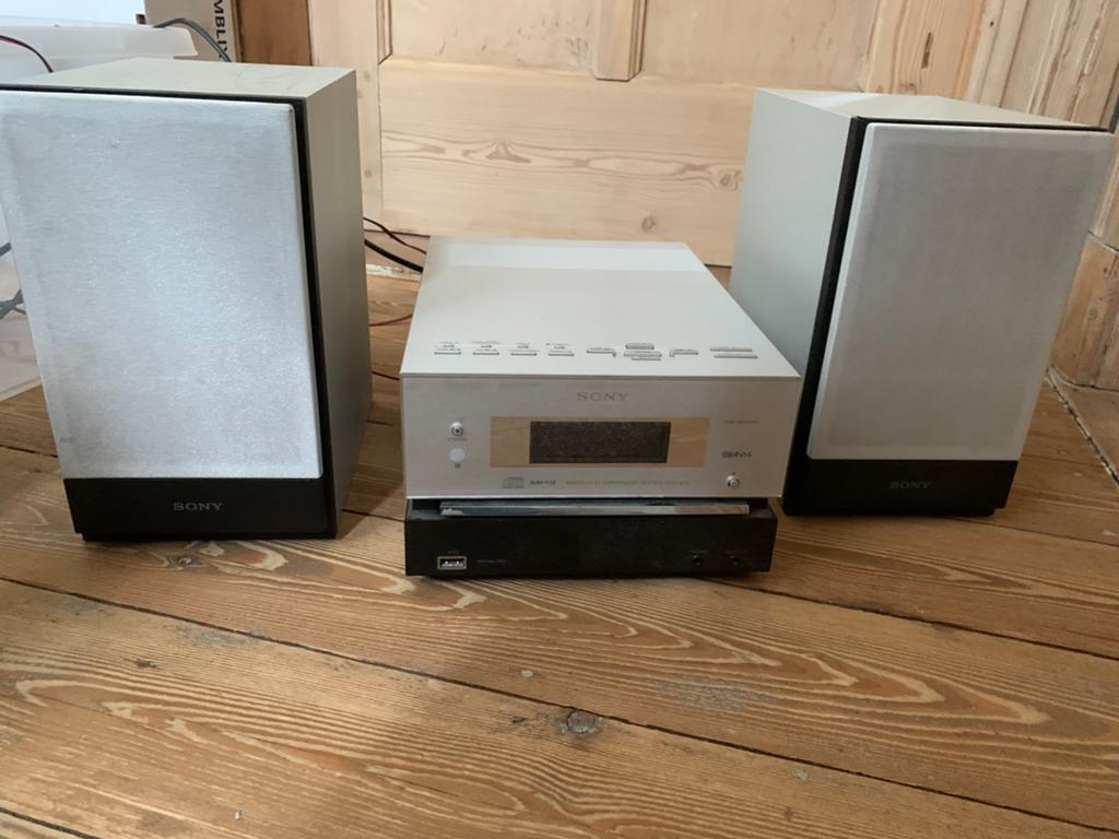 Radio/cd speler, Informatique & Logiciels, Disques enregistrables, Enlèvement, Comme neuf, Cd