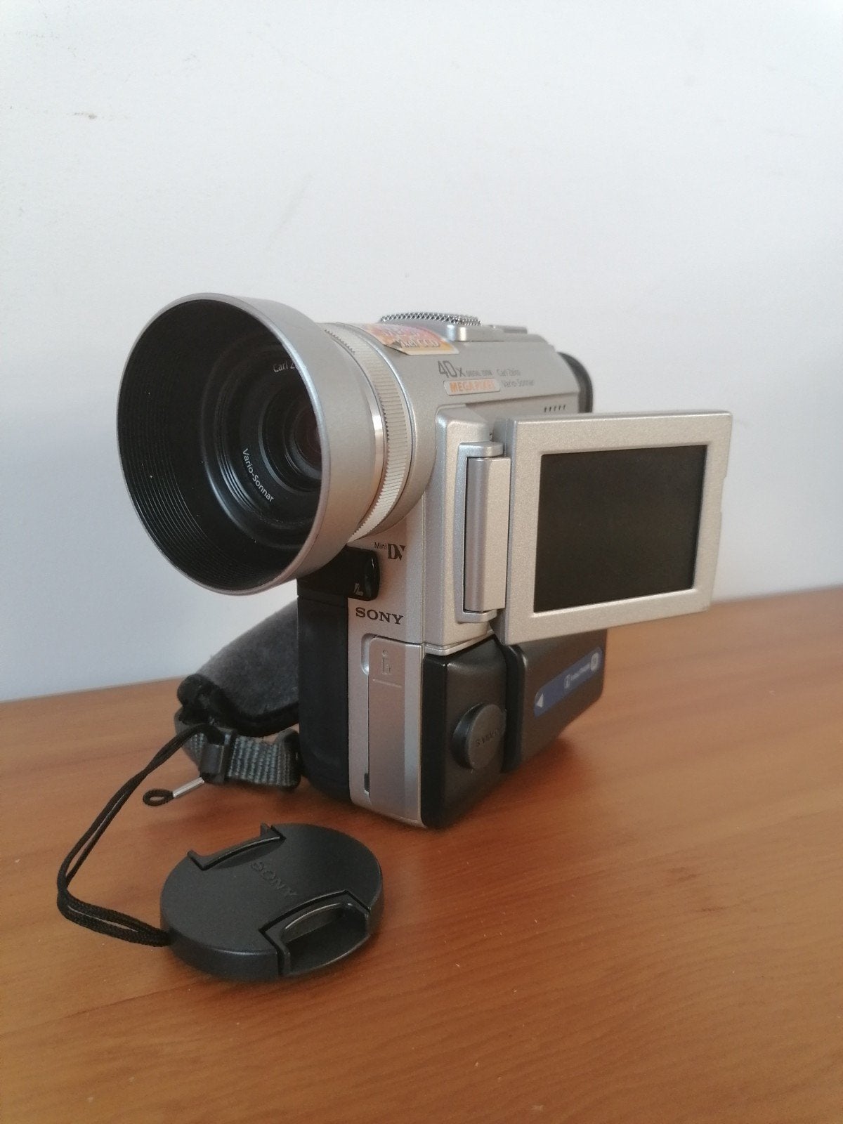 SONY HANDYCAM DCR-PC100E, Ophalen of Verzenden, Zo goed als nieuw, Camera, Sony