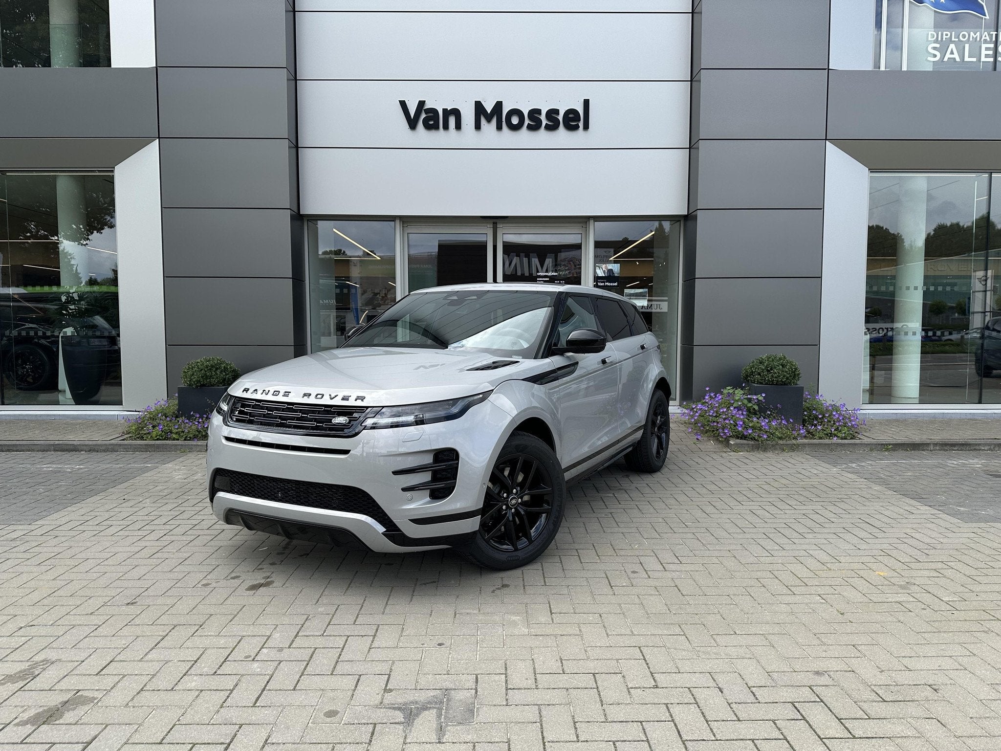 Land Rover Range Rover Evoque P270e Dynamic SE AWD Auto. 26M, Automaat, Zwart, https://public.car-pass.be/vhr/8daf1be1-60d5-4837-bd63-3ee34ba11edd