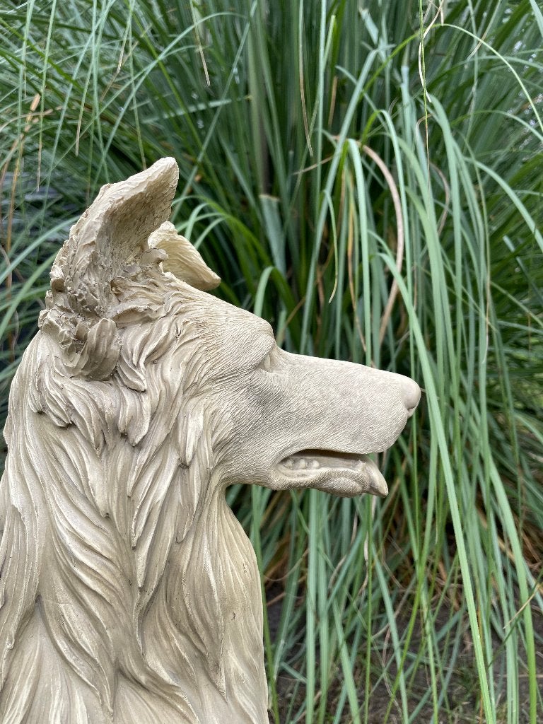 Collie Lassie hond zittend, gazon, tuin 50cm, Ophalen, Nieuw, Kunststof, Dierenbeeld