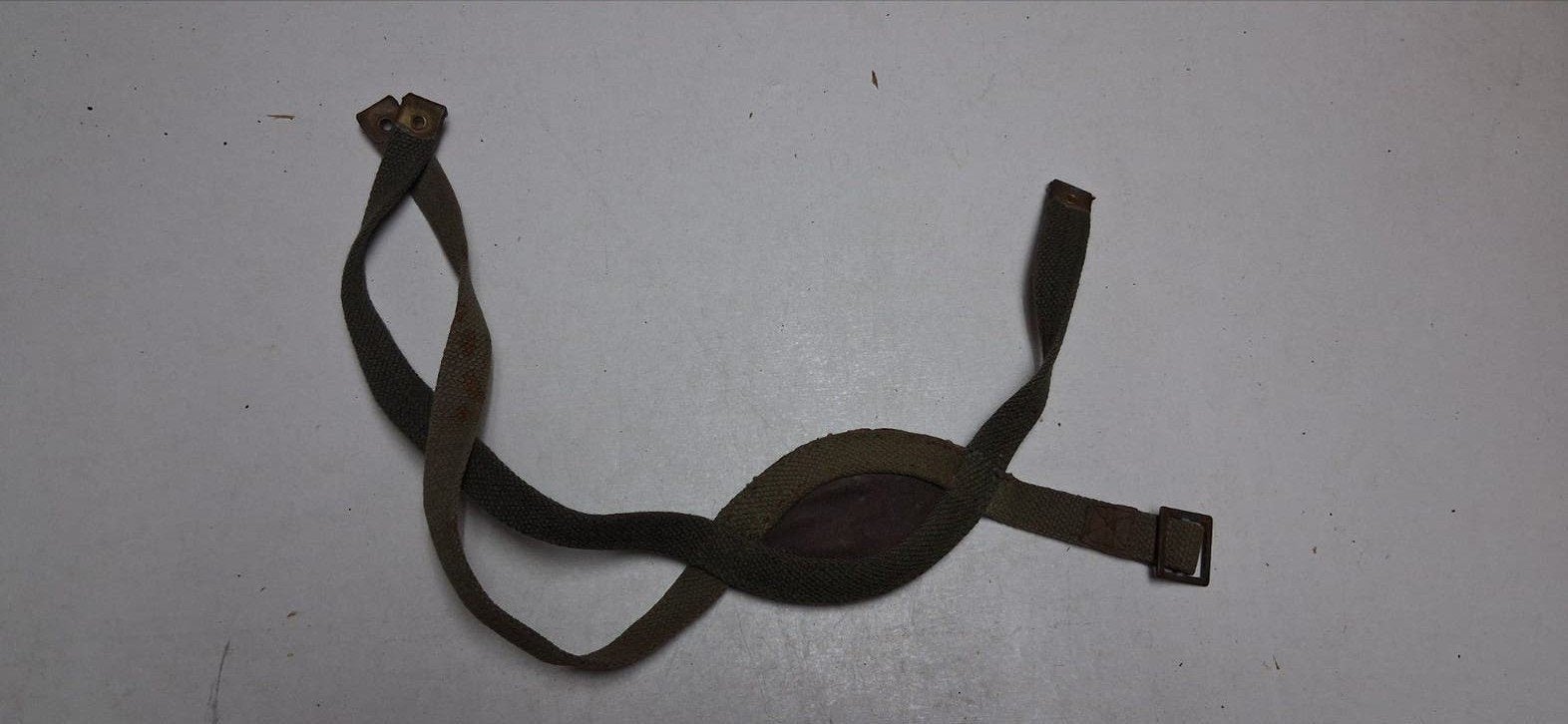 Mentonnière pour casque 1950'S ABL, Collections, Objets militaires | Général, Enlèvement ou Envoi