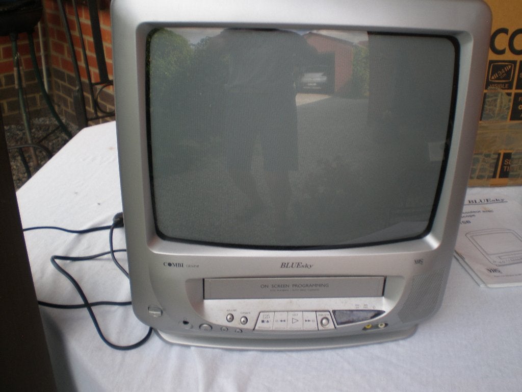 TV  --  CASSETTTES  ---  COMBI  BLUESKY, Enlèvement, Utilisé, Autres marques