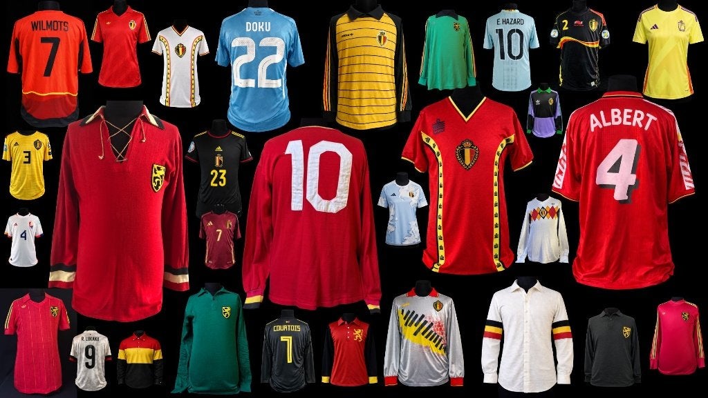 Livre photo avec tous les maillots portés des Diables Rouges, Enlèvement ou Envoi, Neuf, Livre ou Revue