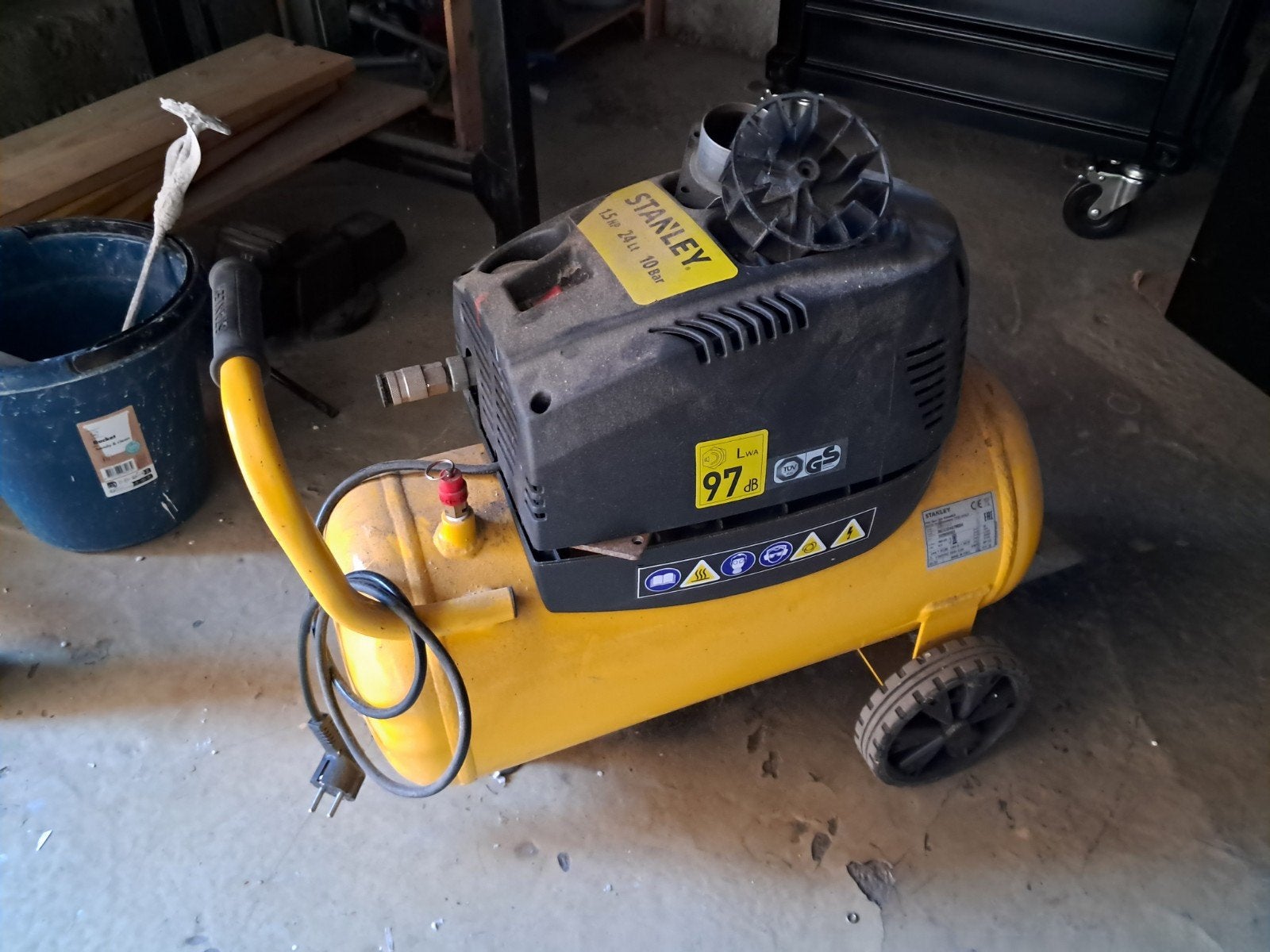 vend compresseur Stanley a réparer, Enlèvement