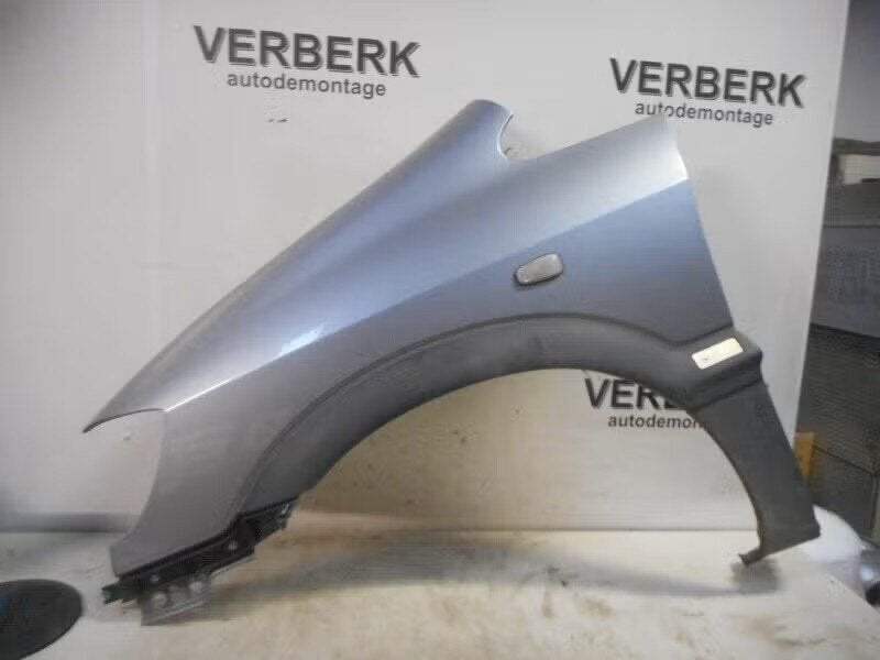 SPATBORD LINKS VOOR Opel Zafira (F75) (01-1998/07-2005), Bahnhofsplatz 65423 Rüsselsheim am Main, DE, Enlèvement ou Envoi, Garde-boue