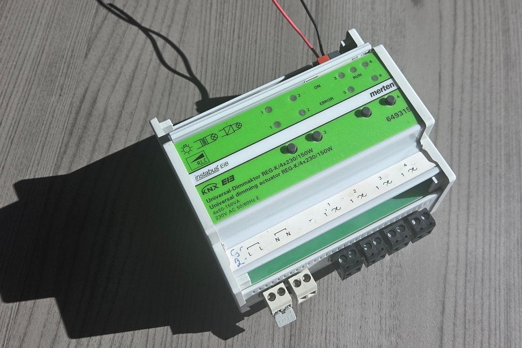 KNX Merten Dimmer 649315 4kanaals, Doe-het-zelf en Bouw, Ophalen of Verzenden, Gebruikt, Overige merken, Dimmer