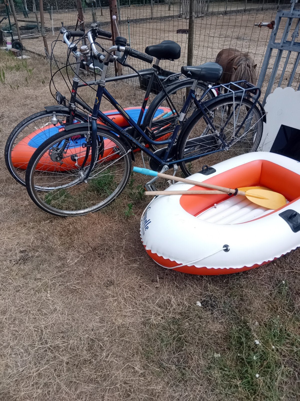 Heren en dames fiets ,en 2 rubberbootjes, Ophalen