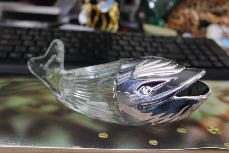 Vintage Glazen dolfijn, nootjesdispenser., Verzamelen, Ophalen of Verzenden, Nieuw, Overige typen