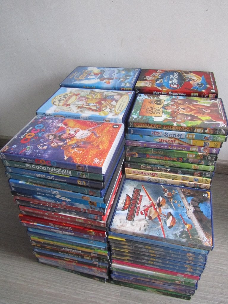 GROOT LOT DISNEY/PIXAR DVDS (140 stuks), Gebruikt, Tekenfilm, Nederlands, Ophalen of Verzenden