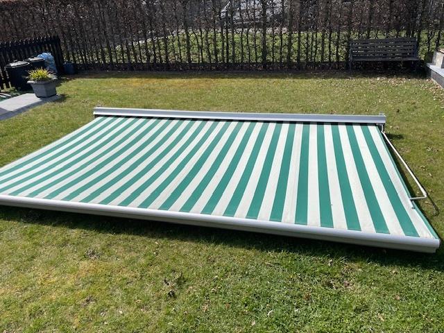 2 identieke zonneluifels, omkasting en knik-arm, Jardin & Terrasse, Voiles d'ombrage, Enlèvement