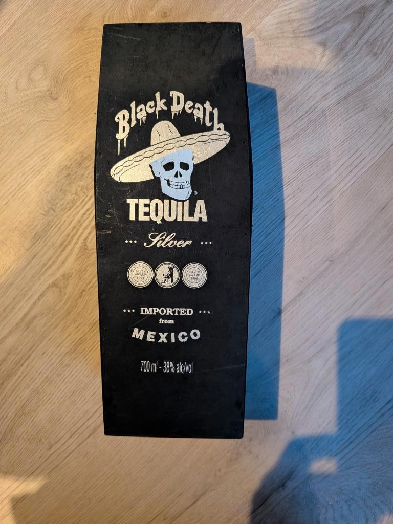 Zeldzame Vintage Black Death Tequila Coffin Box, Verzamelen, Ophalen of Verzenden, Zo goed als nieuw, Verpakking