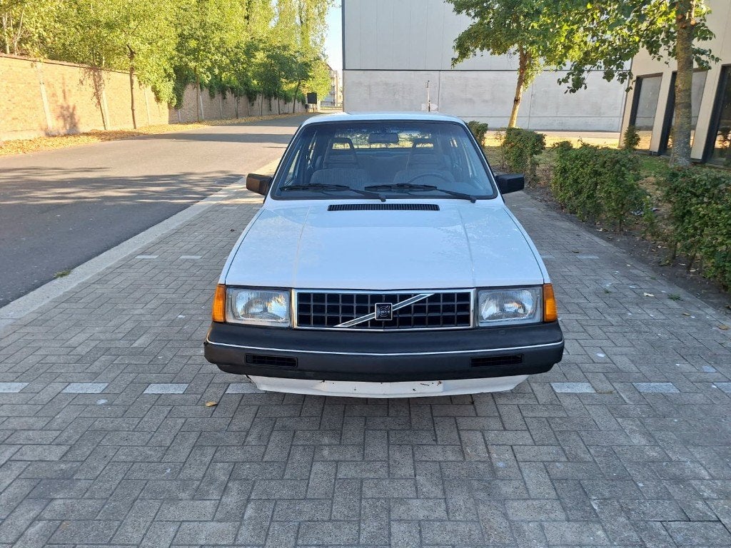 Volvo 340 VARIO | 1990 | 82.000km | Topstaat, Automaat, Stof, Zwart, Wit