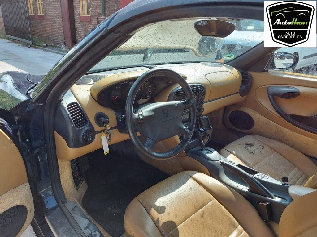 ENSEMBLE AIRBAG + TABLEAU DE BORD Porsche Boxster (986), Porsche Deutschland GmbH, Porscheplatz 1
70435  Stuttgart, DE, Porsche
