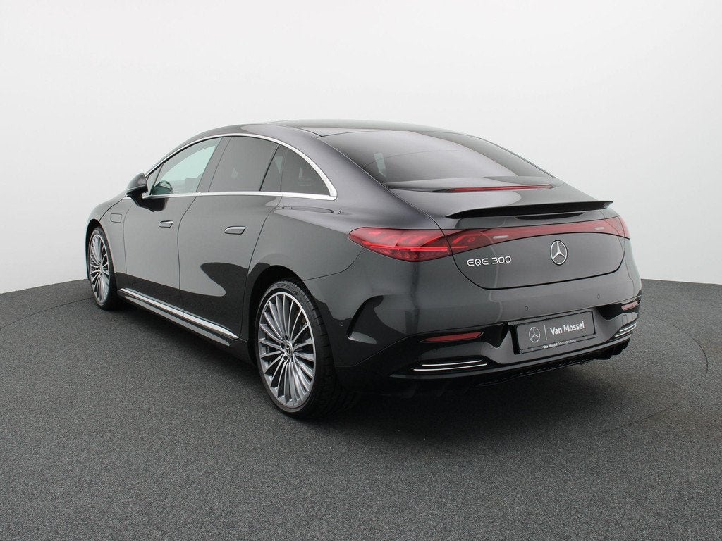 Mercedes-Benz EQE 300 AMG Line + AIRMATIC + PANORAMISCH DAK, Auto's, Mercedes-Benz, Automaat, Achterwielaandrijving, Gebruikt