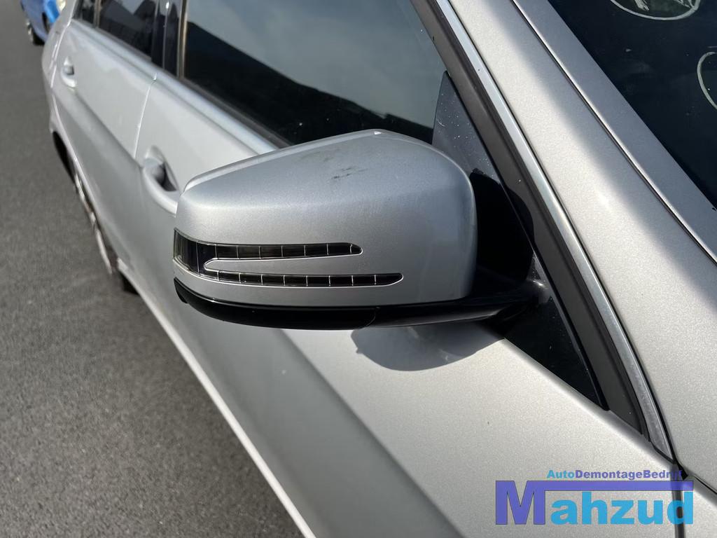 Mercedes W212 E KLASSE zilver 775 rechts spiegel 2013-2016, Auto-onderdelen, Gebruikt, Mercedes-Benz AG, Mercedes-Benz, Mercedesstrasse 120
70372  Stuttgart, DE