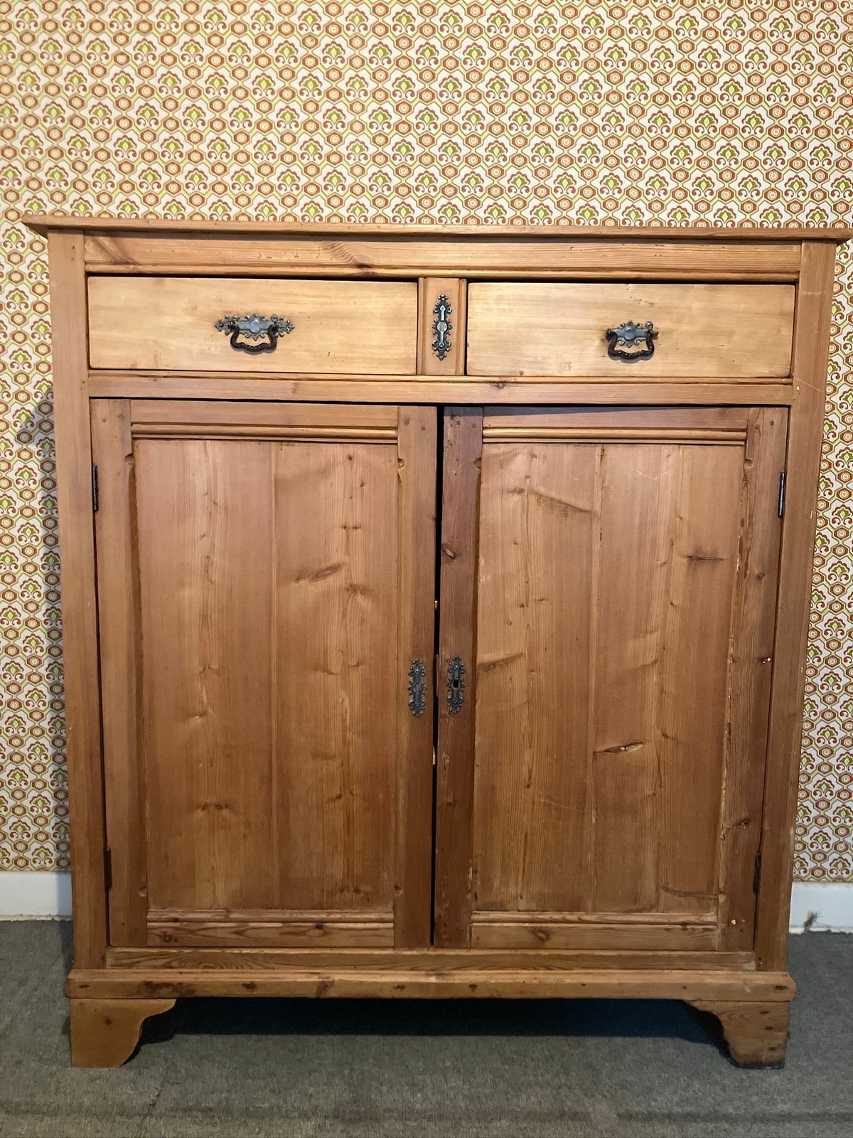 Armoire à linge ancienne en pin, Enlèvement