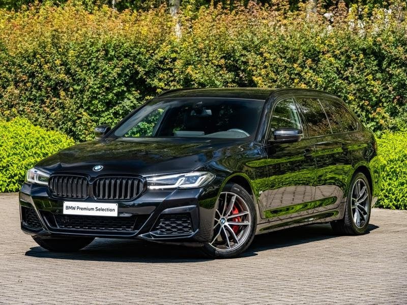 BMW 5-Serie Touring, Autos, BMW, 42 g/km, https://public.car-pass.be/vhr/deb5915f-85b3-4717-93f9-ff3312d3f4c8, 216 kW, Noir
