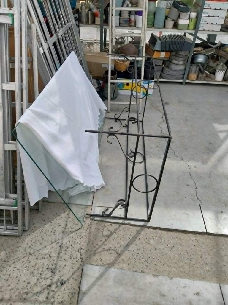 glazen tafel /metalen onderstel, Gebruikt, Vierkant, Glas, 75 cm of meer