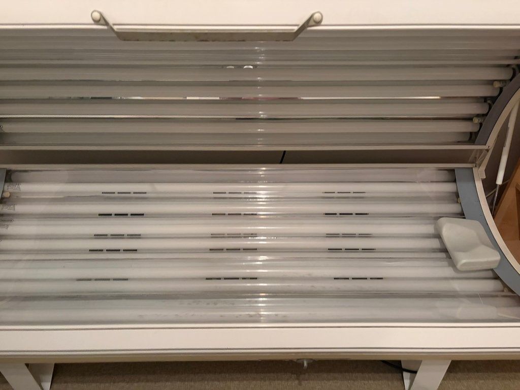 Zonnebank, Elektronische apparatuur, Zonnebanken en Gezichtsbruiners, Ophalen, Gebruikt, Zonnebank dubbelzijdig, 10 tot 15 lampen