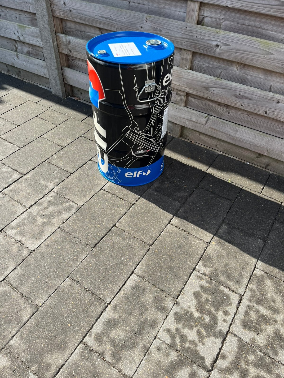 Lege benzine vaten + kan, Ophalen, Zo goed als nieuw
