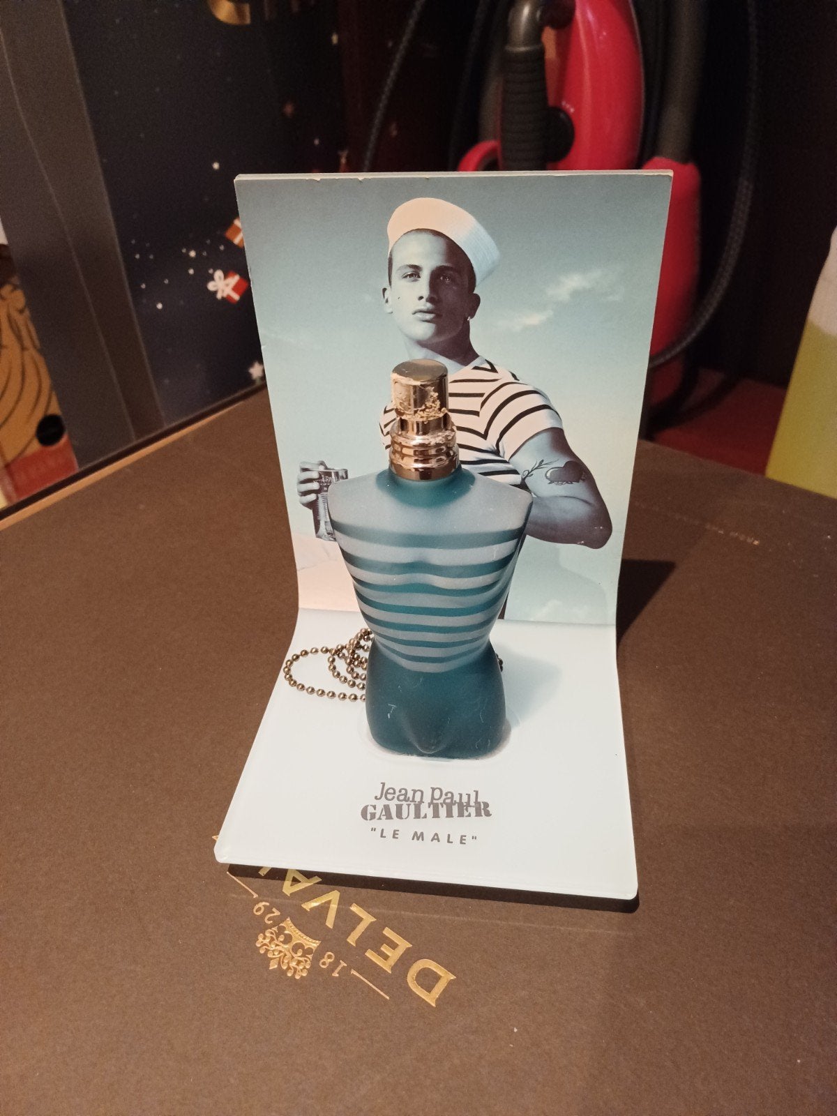 GAULTIER Jean-Paul Présentoir LE MALE, Bijoux, Sacs & Beauté, Beauté | Parfums, Envoi