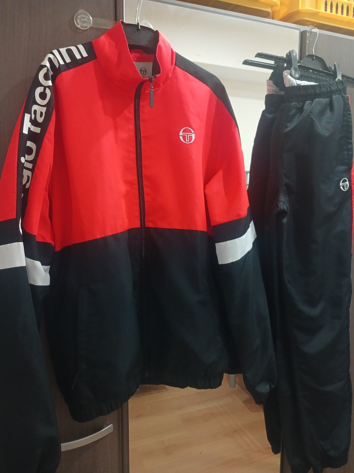 Survêtement Authentique sergio tacchini taille L, Ophalen of Verzenden
